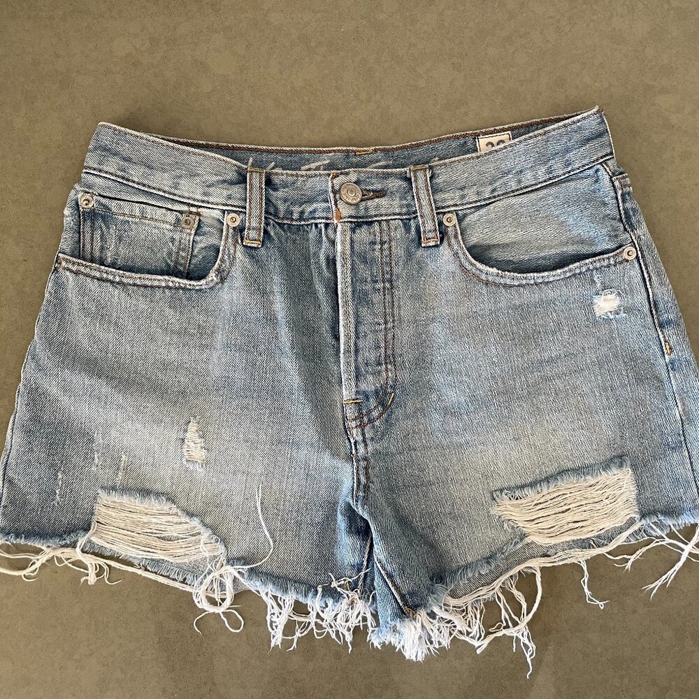 WE THE FREE FREE PEOPLE DENIM SHORTS SIZE 28